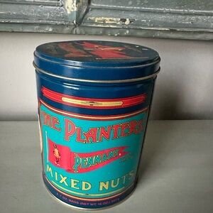 Mr peanut limited edition collector tin